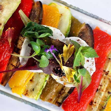 Sun City Hotel - The Gabriel Cairo Exterior foto A grilled vegetable salad
